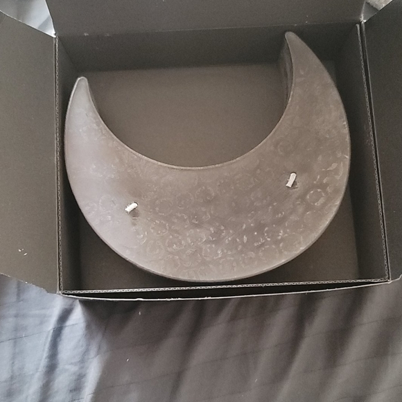 Crescent Moon Candle - Picture 5 of 6